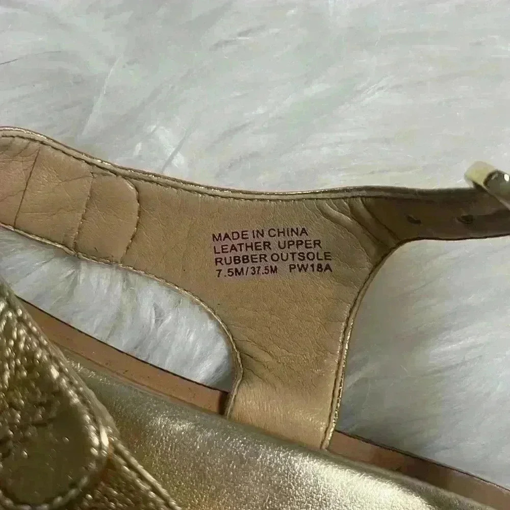 MICHAEL Michael Suki Charms Thong Sandals Gold Metallic Size 7.5 - Picture 6 of 8